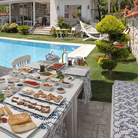 Vodina Алачати